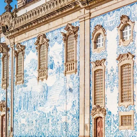 Miragaia Walk To Douro River