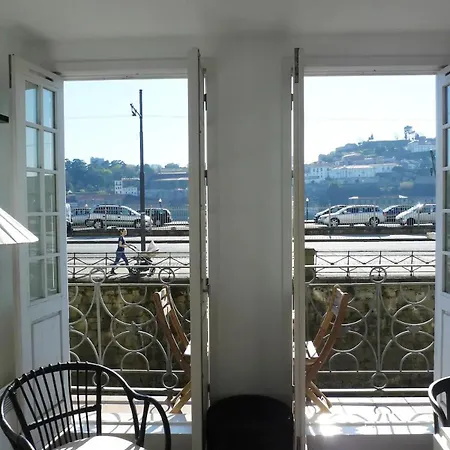 Miragaia Walk To Douro River * 포르투