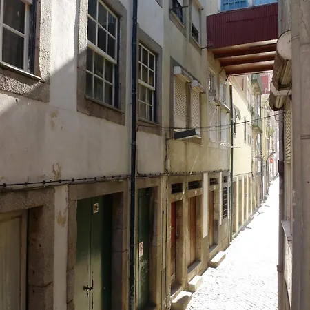 Miragaia Walk To Douro River * Porto