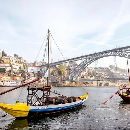 Miragaia Walk To Douro River * Porto